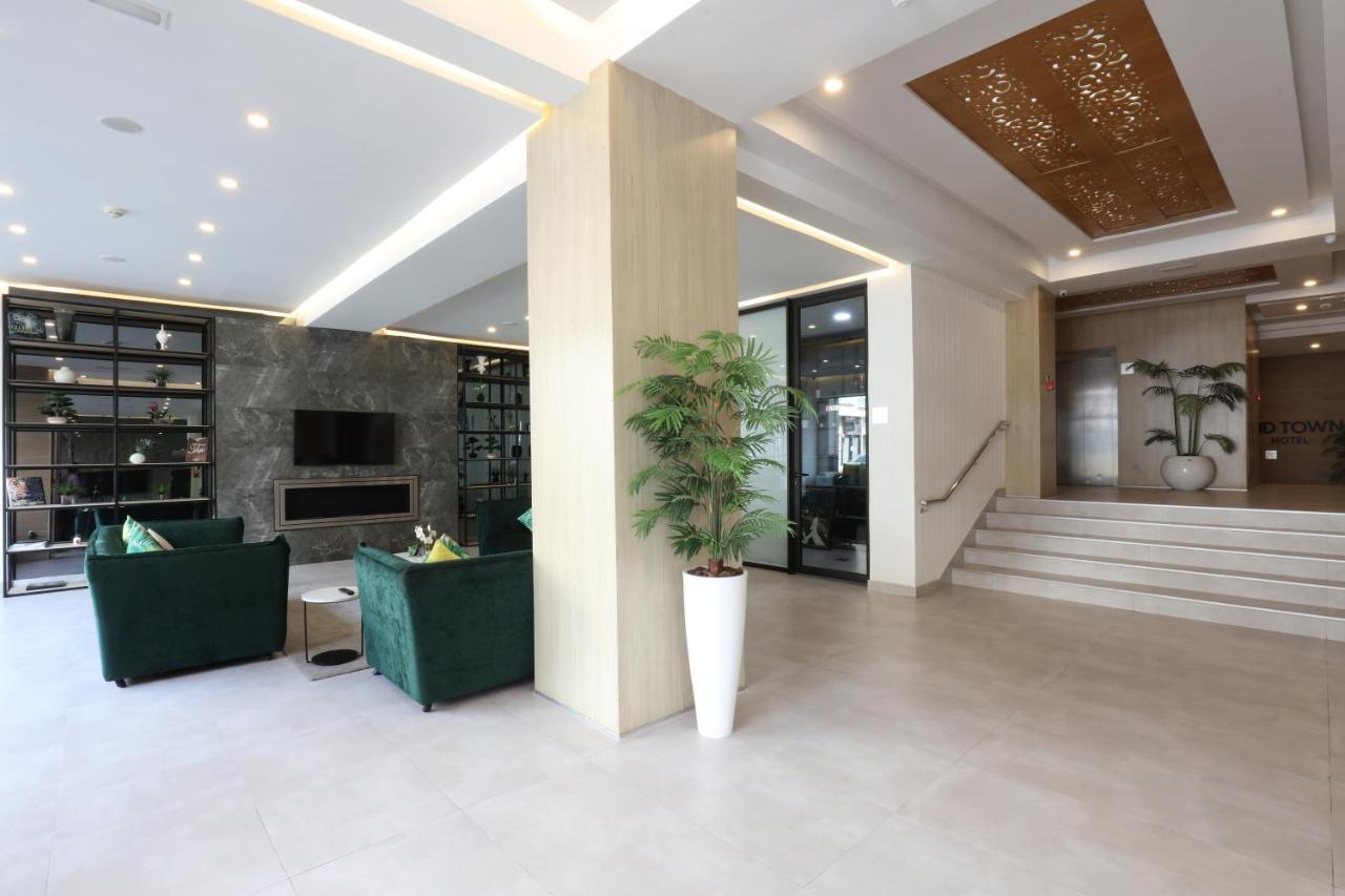 Hotel Mid Town 4*