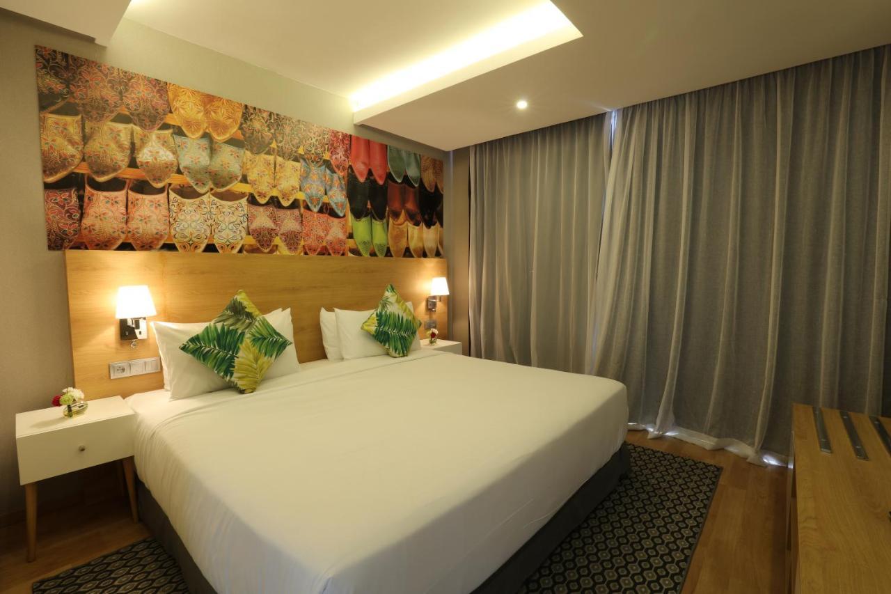 Hotel Mid Town 4*
