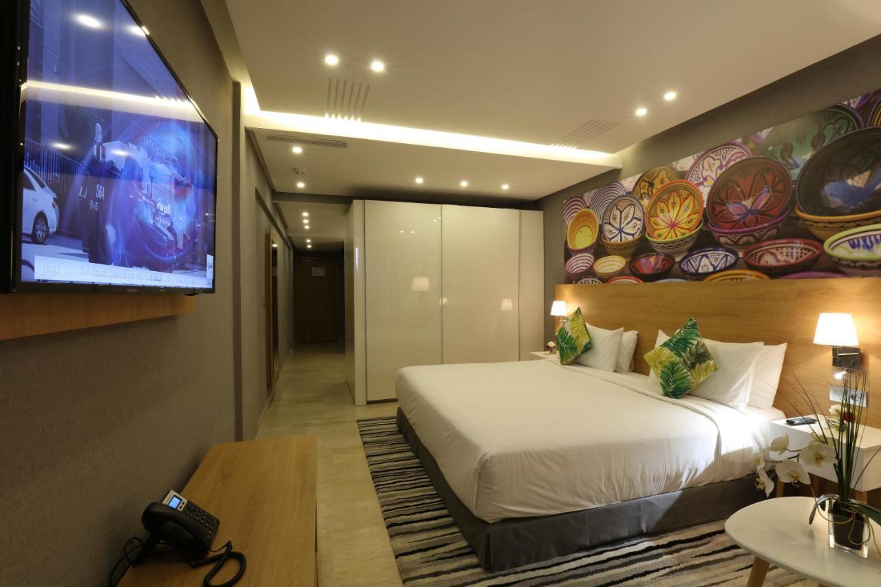 Mid Town Hotel Casa Blanca
